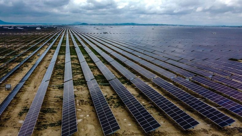 İzmir'de Belediye GES Projesine İlk Adımı Attı: 60 Bin Dolar İhalesi