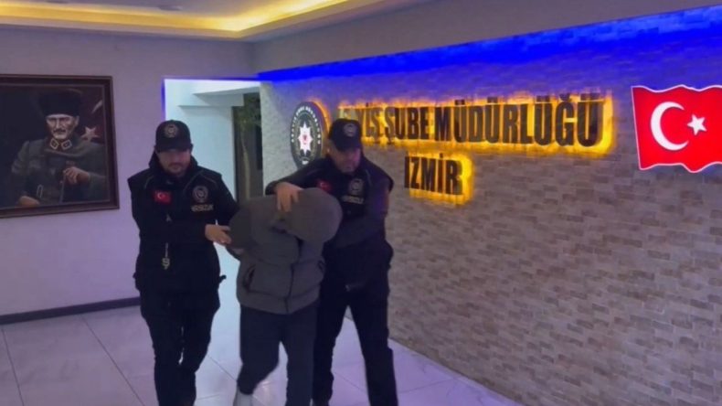 İzmir'de Çaldığı Araçla Kaçamadan Yakalandı