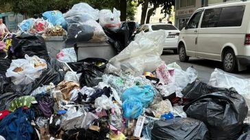 İzmir'de &Ccedil;&ouml;p Sorununa Tepkiler Y&uuml;kseliyor