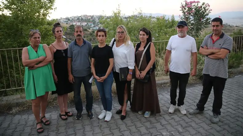 İzmir'de Depremzedelerin Barındıkları Evlerin Elektrik ve Su Hizmetleri Kesildi