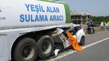 İzmir'de Feci Kaza: Sulama Tankerine &Ccedil;arptı