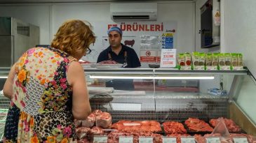 İzmir'de G&uuml;venli ve Uygun Alışverişin Yeni Adresi: İZMAR
