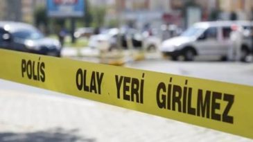 İzmir'de İki Ara&ccedil; &Ccedil;arpıştı: 1&rsquo;i Ağır 2 Yaralı