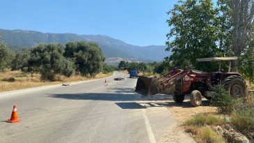İzmir'de Korkun&ccedil; Kaza: Trakt&ouml;r Aniden Yola Fırladı, Motosikletle &Ccedil;arpıştı