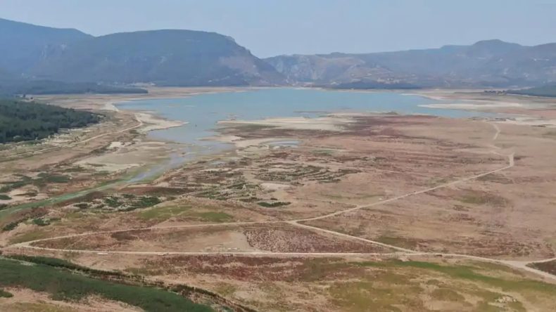 İzmir'de Kuraklık Alarmı: 10 Saatlik Su Kesintileri Kafamızda!