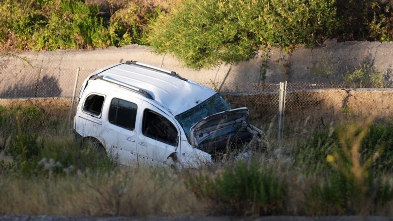 İzmir'de Şaşırtan Kurtuluş: Uçuruma Düşen Araçtan Kurtuldu