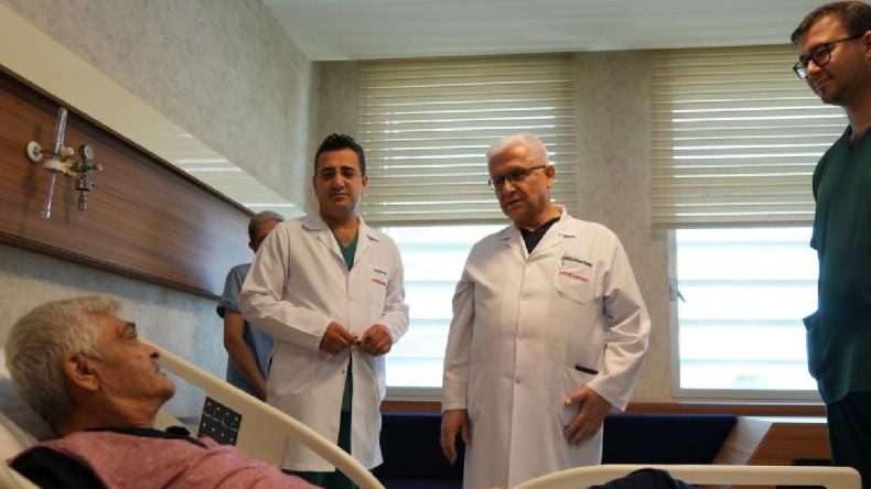 İzmir'de tıbbın sınırlarını zorlayan müdahale: 6 ay ömrü kalan hasta, manyetik yöntemle kurtarıldı