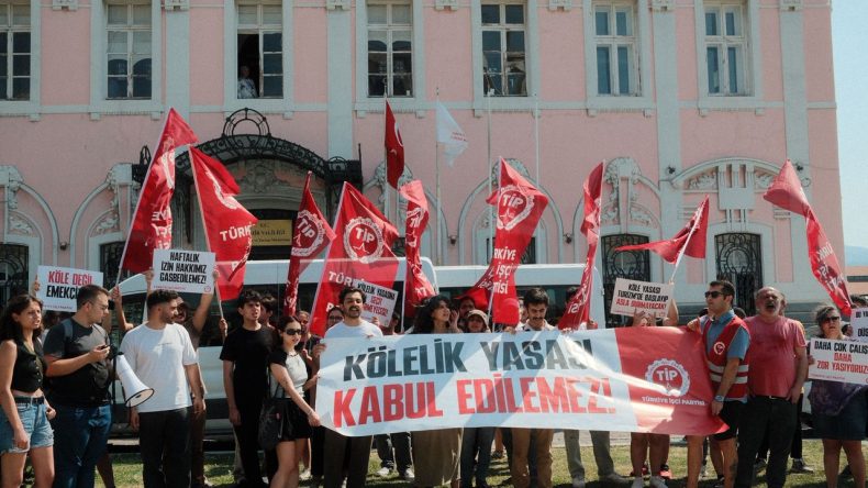 İzmir'de Turizm Emekçileri İçin Eylem: Günü Geldiğinde Kölelik Yasasını Kabul Edenlerle Hesaplaşacağız