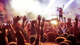 İzmir'de Ücretsiz Gün Batımı Konserleri: Detaylı Program!