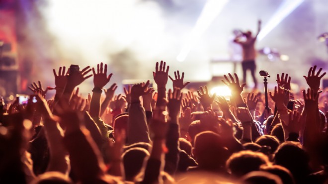 İzmir'de Ücretsiz Gün Batımı Konserleri: Detaylı Program!