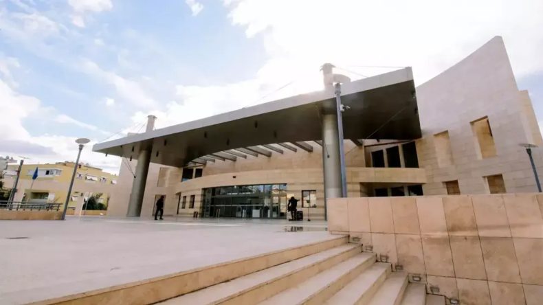 İzmir'de Ücretsiz Konser: Sandalyenizi Kapın ve Gelin!