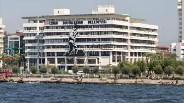 İzmir'deki Operasyona Siyasilerden Tepki