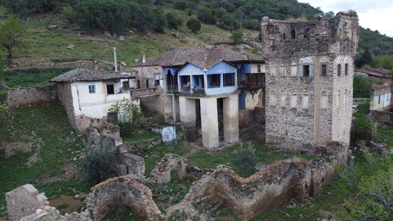Arpaz Kalesi ve Beyler Konağı