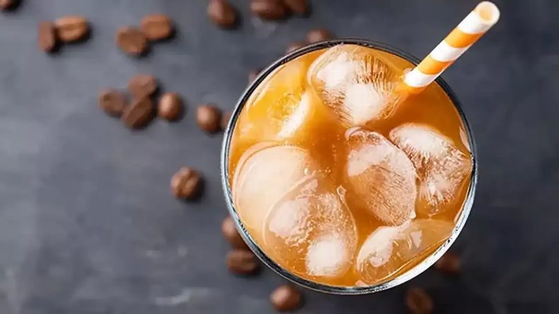 İzmirlilerin En Sevdiği İçecek: Bir de Soğuk Deneyin