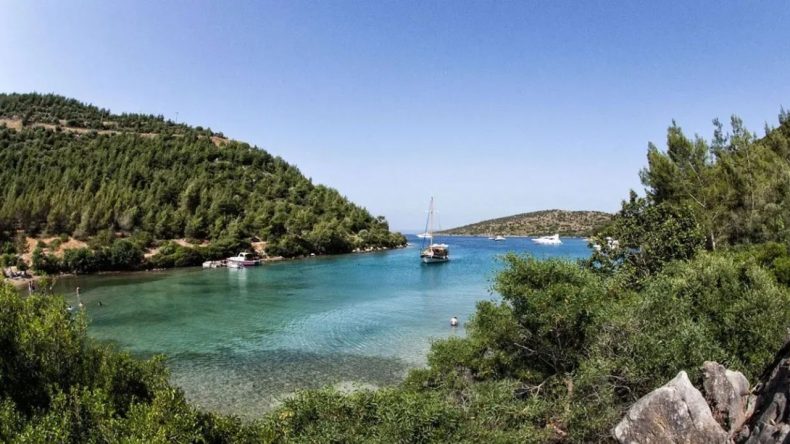 İzmir’in 2 Saat Uzaklığındaki: Altın Kumlarıyla Şaşırtan Filiz Koyu