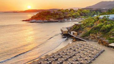 İzmir&rsquo;in En Temiz Suları: 2025 G&ouml;kkuşağı Koyu Giriş &Uuml;cretleri