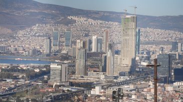 İzmir&rsquo;in G&ouml;kdelen B&ouml;lgesinde &Ouml;nemli Gelişme: Kat Sınırı Belirlendi
