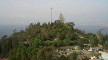 İzmir&rsquo;in Zirvesinde Yer Alan Gizemli Yapı: Susuz Dede Kimdir?