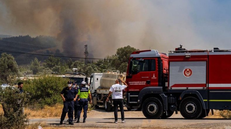 İzmir’de Alevlerle Zorlu Mücadele: Gökdere ve Urla’da Yangınlar Kontrol Altında