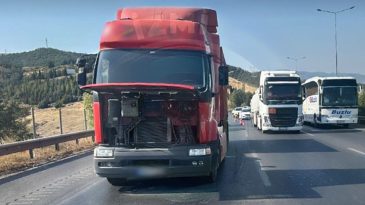İzmir&rsquo;de Arızalı &Ccedil;ekici Trafiği Kilitledi: İş &Ccedil;ıkışında Alternatif Yolları Tercih Edin