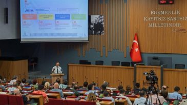 İzmir&rsquo;de Kritik Toplantı: Orman Yangınlarına Karşı Yol Haritası