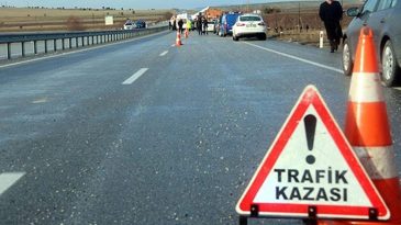 İzmir&rsquo;de Selway AVM Yakınlarında Kaza: Trafik Kilitlendi, &Ccedil;alışmalar S&uuml;r&uuml;yor