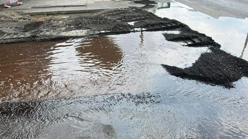 İzmir’de Yurttaşların İZSU’ya Tepkisi: Boşa Giden Suya Yazık