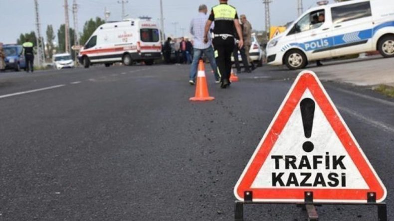 İzmir’de Zincirleme Kaza: Güzergahı Kullananlar Dikkat, Trafik Kilitlendi
