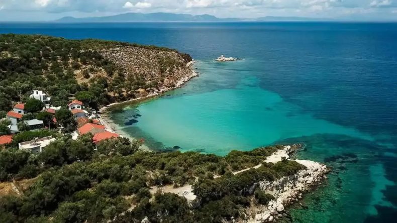 İzmir’deki Sakin Koy: Bademli Köyü’ndeki Zindancık Koyu