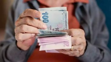 Kademeli Emeklilik Tepkisi: 1 G&uuml;n Y&uuml;z&uuml;nden 20 Yıl Fazla &Ccedil;alışıyoruz