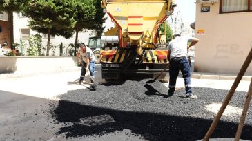 Karşıyaka'da Konfor Artıyor: Yenilenen Yollar ve Yıkılan Metruk Binalar