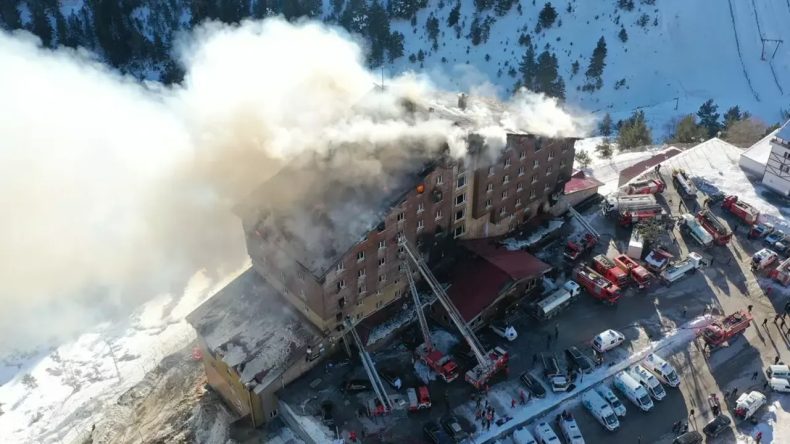 Kartalkaya Yangınında Gençlerin Korkunç Anları: Banyoda Ölümü Bekledik