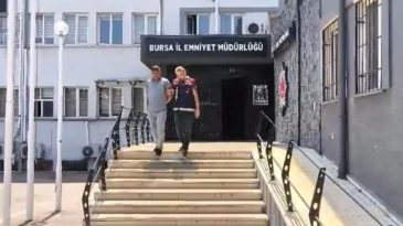 Kemal Sunal'ın 'Deli Deli K&uuml;peli' Filmi Ger&ccedil;ek Oldu: Onlarca Kişiyi Dolandırdı