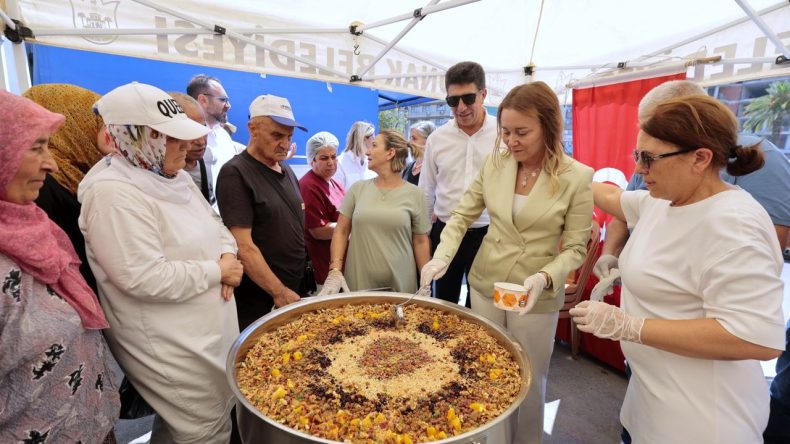 Konak'ta Aşure Bereketi: Ay Boyunca Vatandaşlara İkram Edilecek!