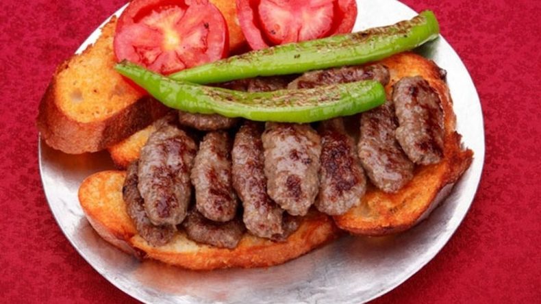 Köftenin En Lezzetli Hali: Islama Köfte Nasıl Yapılır?