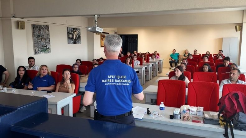 Menderes Belediyesi'nden Personeline Afet Eğitimi