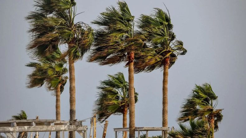Meteoroloji Uyarıyor, İzmirliler Dikkat: Şiddetli Rüzgar Devam Ediyor, Sıcaklık Yükseliyor!