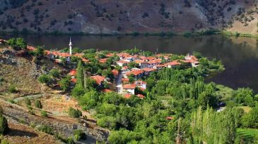 Ne Şirince Ne de Birgi: G&ouml;ren İsve&ccedil; sanıyor, &ccedil;ok az kişinin bildiği yemyeşil k&ouml;y