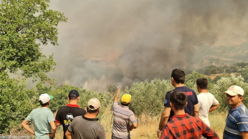 Ödemiş Yangınında Zamanla Yarış: Kamyonlarla Tahliye Başladı