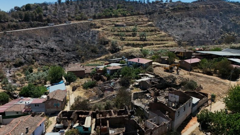 Ödemiş'teki büyük yangının bilançosu havadan görüntülendi