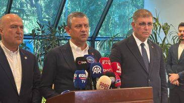 &Ouml;zg&uuml;r &Ouml;zel İzmir&rsquo;de konuştu: Hızlı ve adil yargılama istiyoruz