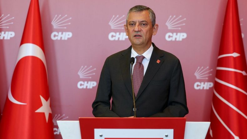 Özgür Özel'den Mısra Öz'e Anlamlı Destek: Adalet İçin