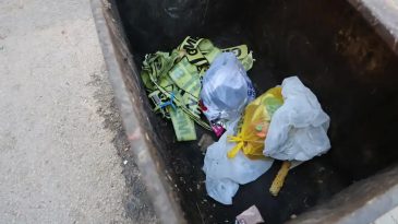 Pes Dedirten Olay: Doğurduğu Bebeğini &Ccedil;&ouml;pe Attı