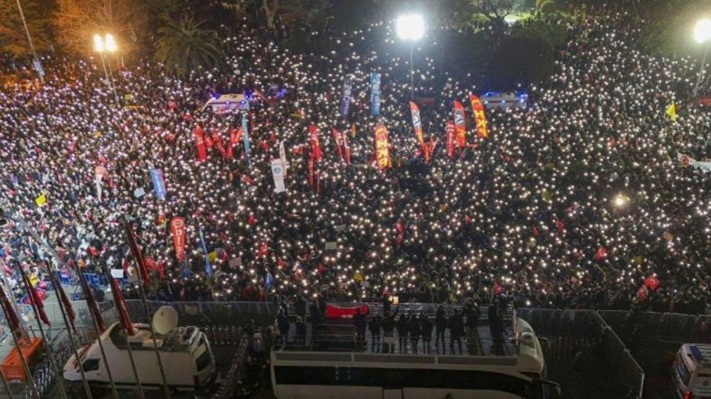 Saraçhane Mitingi'nde Gözaltına Alınan 13 Genç Tutuklu Yargılanacak
