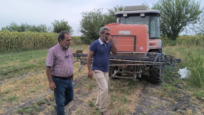 Tarlasını Ekmeyi Bıraktı: Kiralayana Traktör Hediye Edecek