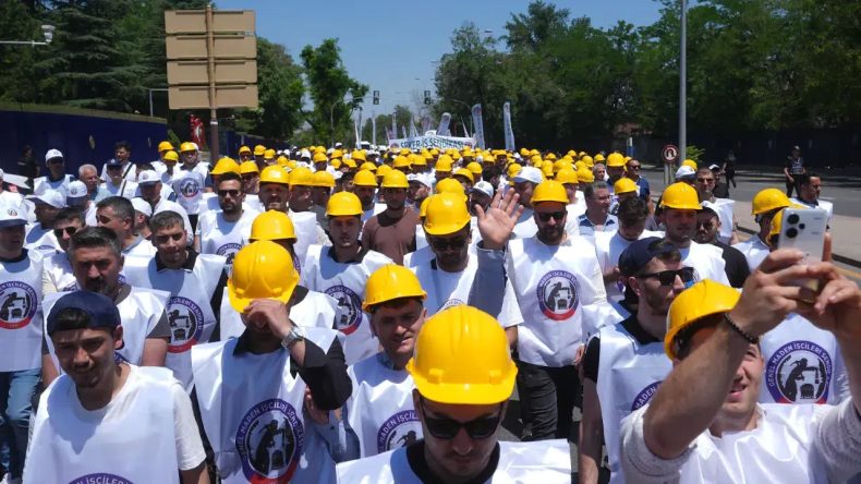 TİS Görüşmeleri Tıkandı: İzmir'de 10 Bin Kamu Emekçisi Greve Çıkıyor