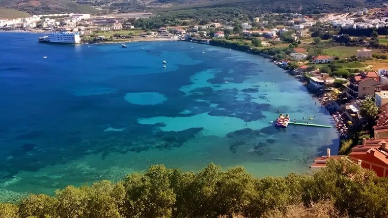 Turkuaz Denizi ile Maldivleri Aratmıyor: İzmir'de ESHOT ile Gidebileceğiniz Harika Bir Koy