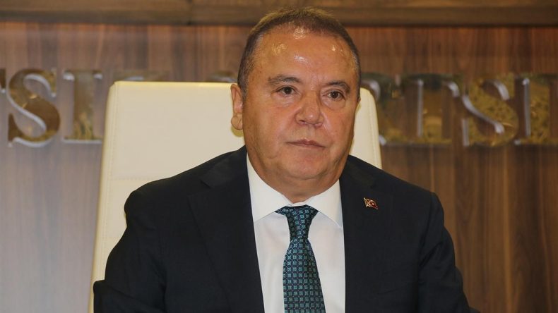 Tutuklu Başkan B&ouml;cek, tedavi sonrası cezaevine geri g&ouml;nderildi!