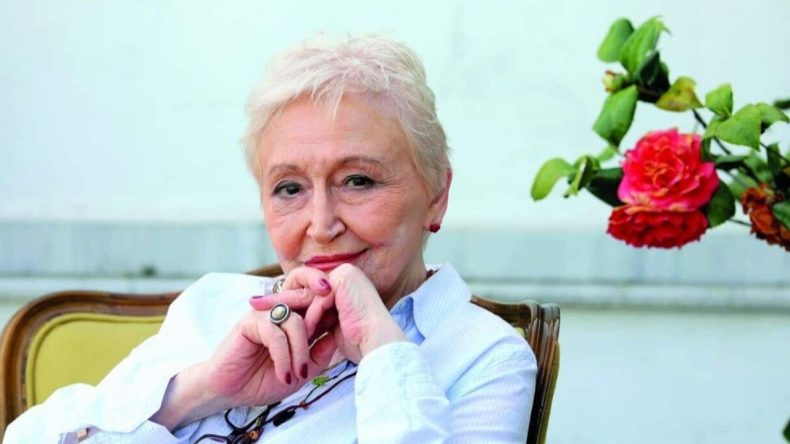 Üzücü haber Yekta Kopan'dan: Edebiyatçı Pınar Kür yaşamını yitirdi