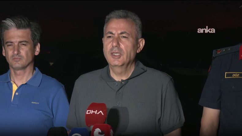 Vali Elban'dan Çeşme'deki Yangınla İlgili Bilgilendirme: Üç Köy Boşaltıldı, Müdahale Sürüyor